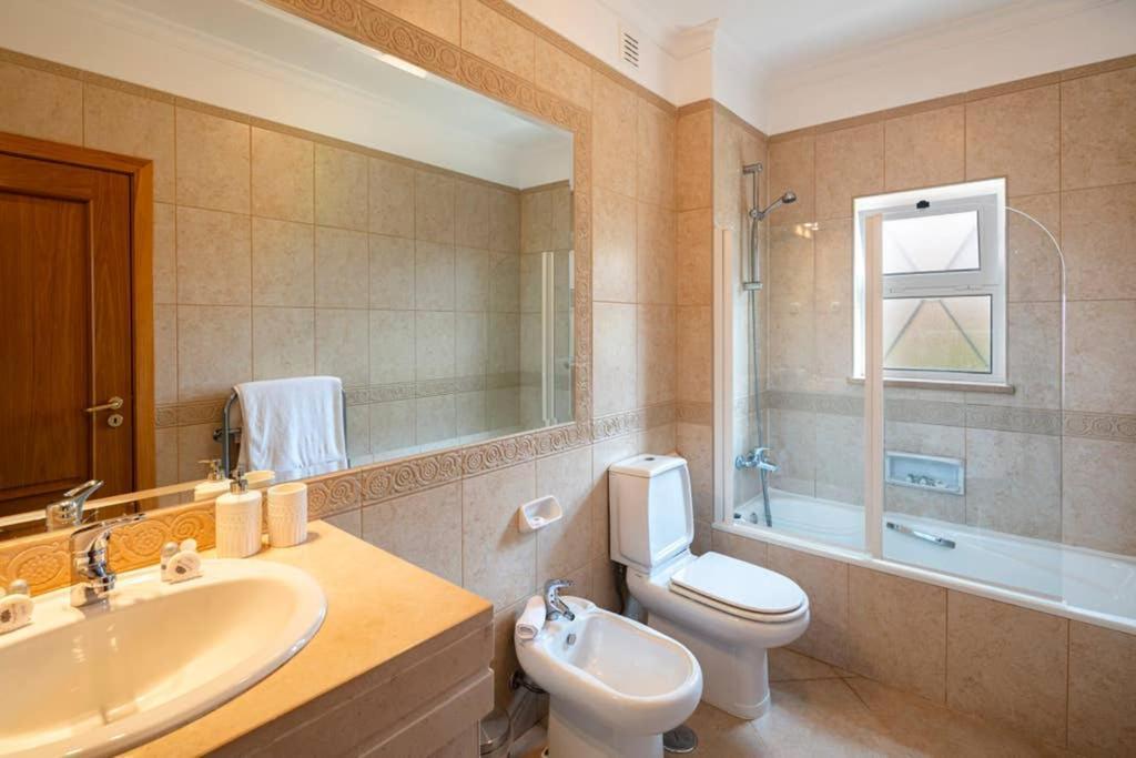 Luxury With Free Use Of Pool, Gym And Appartement